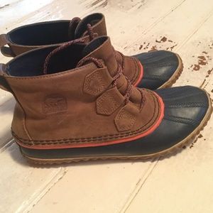 Sorel women’s out n about duck boot size 9
